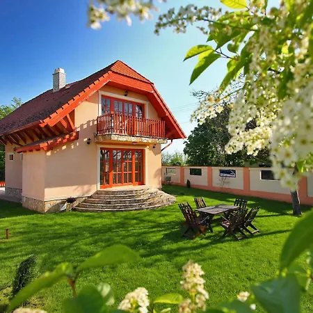 Casa vacanze Balaton012 Balatonalmádi